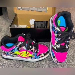 Heelys Cosmical - Youth Kids Size 4 - Neon/Hot Pink/Black. NEW in box!!